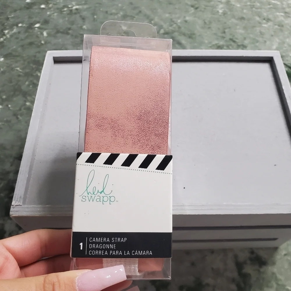 Heidi‎ Swapp Camera Strap